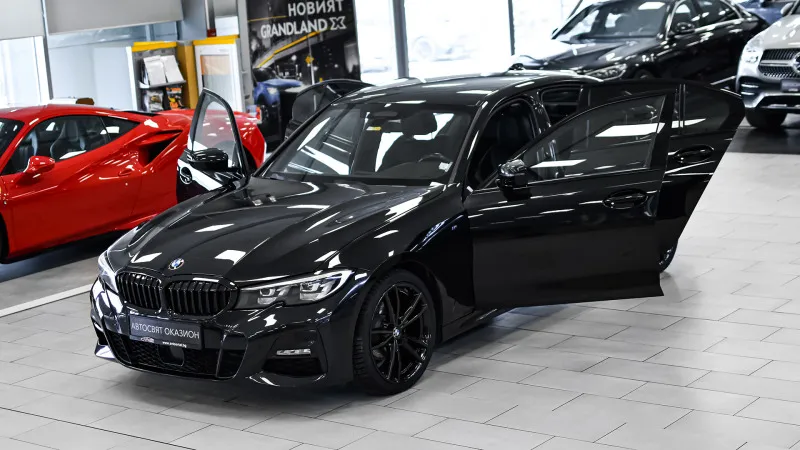 BMW 320 i xDrive M Sport Image 1