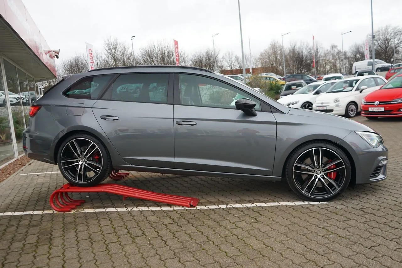 Seat Leon ST 2.0 TSI DSG Cupra 300...  Image 3