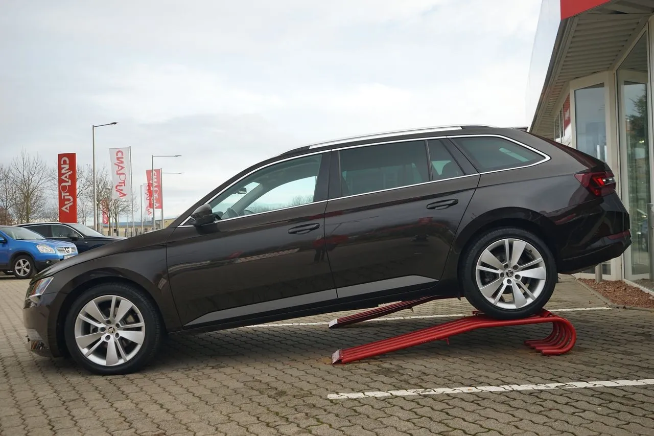 Skoda Superb Combi 1.4 TSI...  Image 3