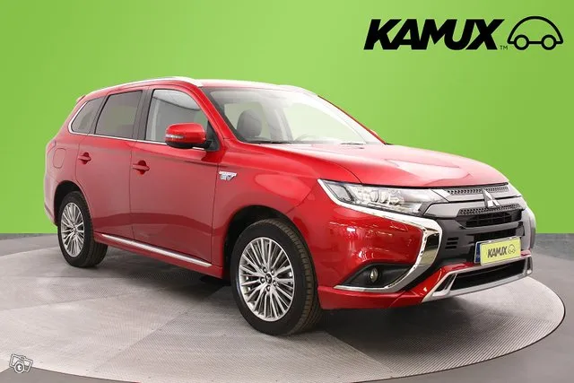 Mitsubishi Outlander 4WD 5P / Vakionopeudensäädin / Navigoin Image 1