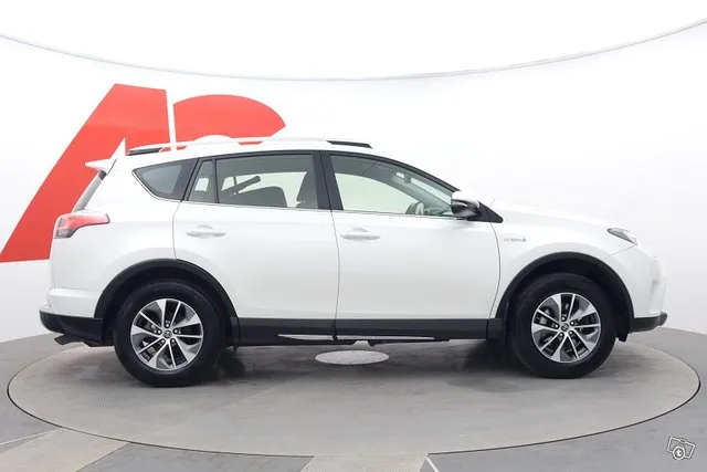 Toyota RAV4 2,5 Hybrid AWD Active - NAVIGOINTI/ VETOKOUKKU / Image 6