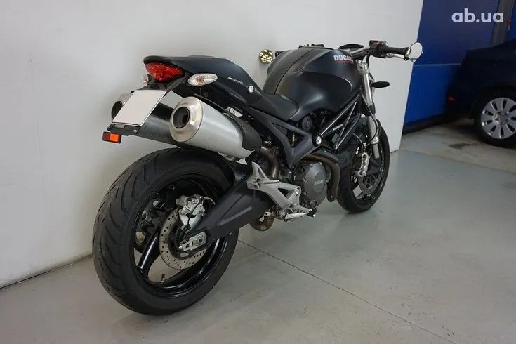 Ducati Monster Image 5